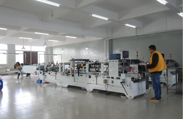 Full-automatical Box-gluing Machine.jpg